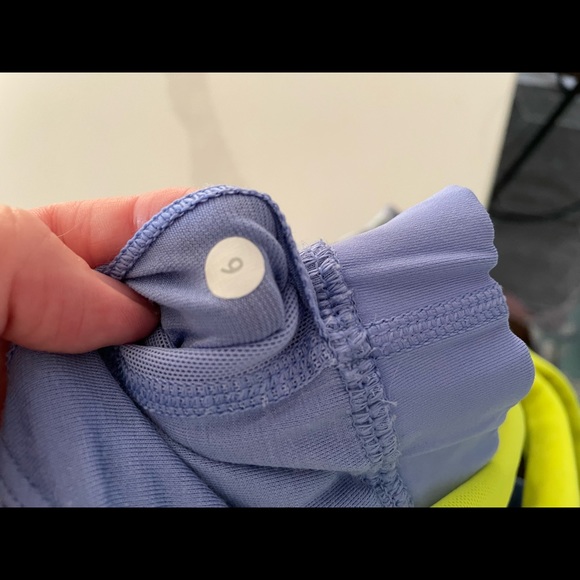Lululemon exercise too size 6 - Picture 4 of 4